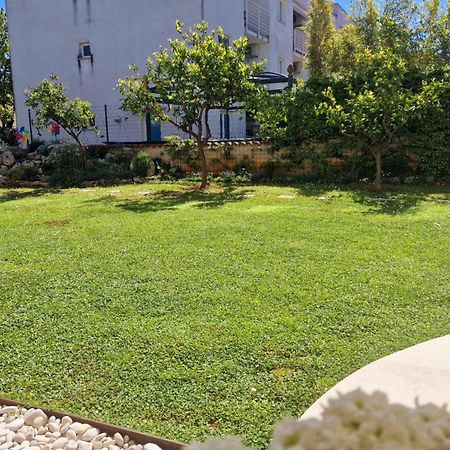 Apartments Cerin-โรวีน ภายนอก รูปภาพ