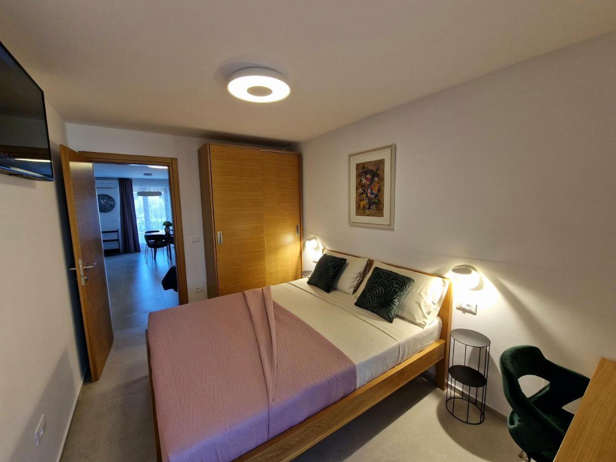 Apartments Cerin-โรวีน ภายนอก รูปภาพ