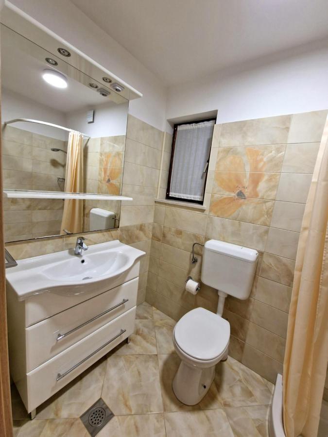 Apartments Cerin-โรวีน ภายนอก รูปภาพ